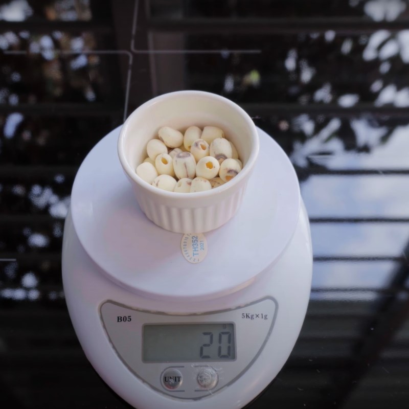 Bước 1 Sơ chế nguyên liệu Sữa hạt điều hạt sen