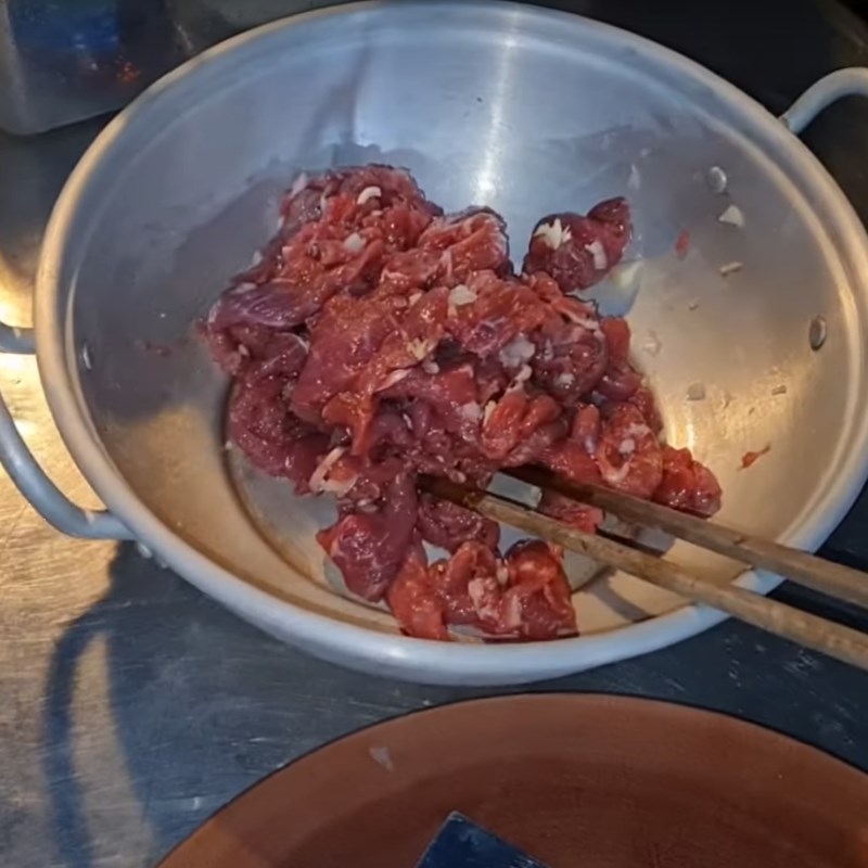 Bước 1 Sơ chế nguyên liệu Bông điên điển xào thịt bò