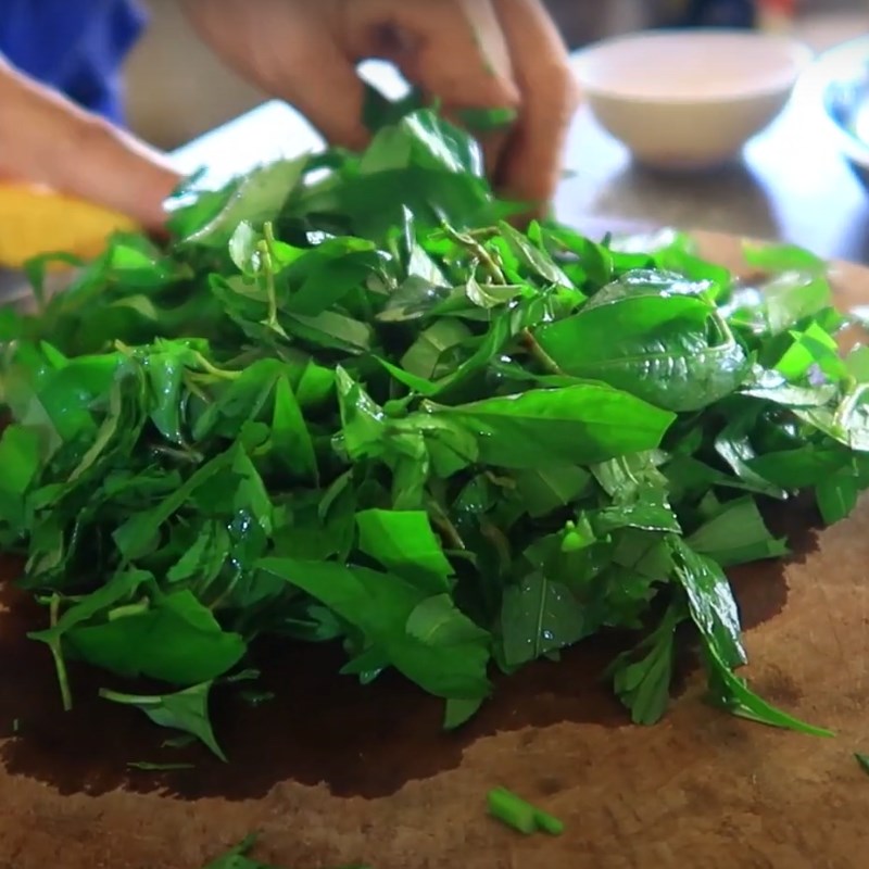 Bước 1 Sơ chế nguyên liệu Chuột xào lá cách