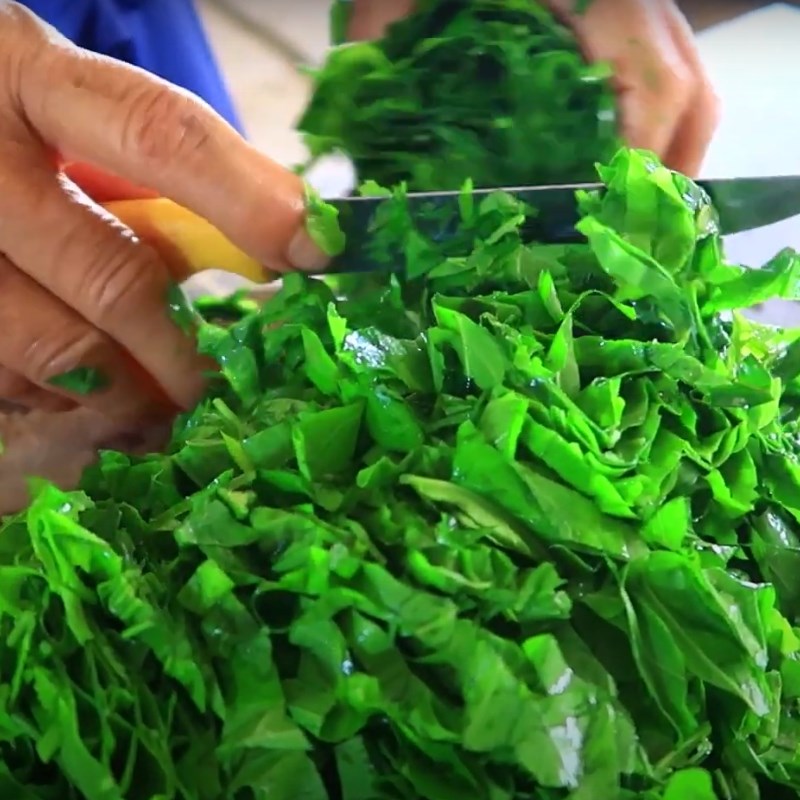 Bước 1 Sơ chế nguyên liệu Chuột xào lá cách