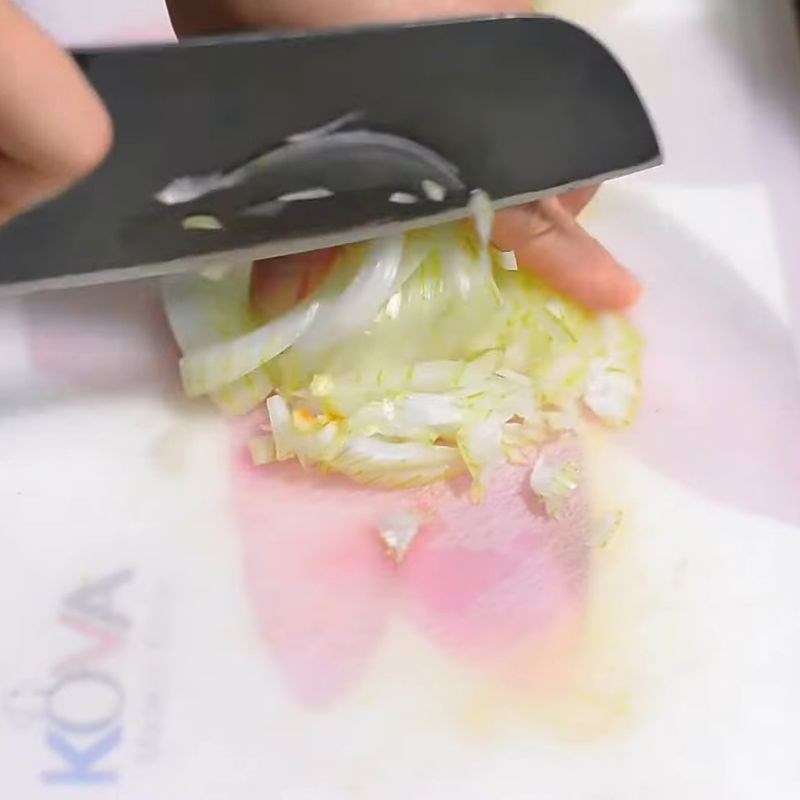 Bước 2 Sơ chế nguyên liệu Cá trích kho rục