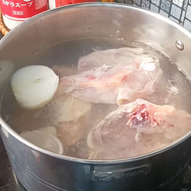 Bước 1 Sơ chế xương gà Súp bột báng