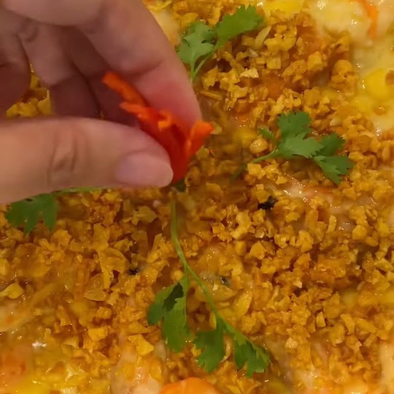 Bước 4 Thưởng thức Tôm sốt bơ tỏi chấm bánh mì