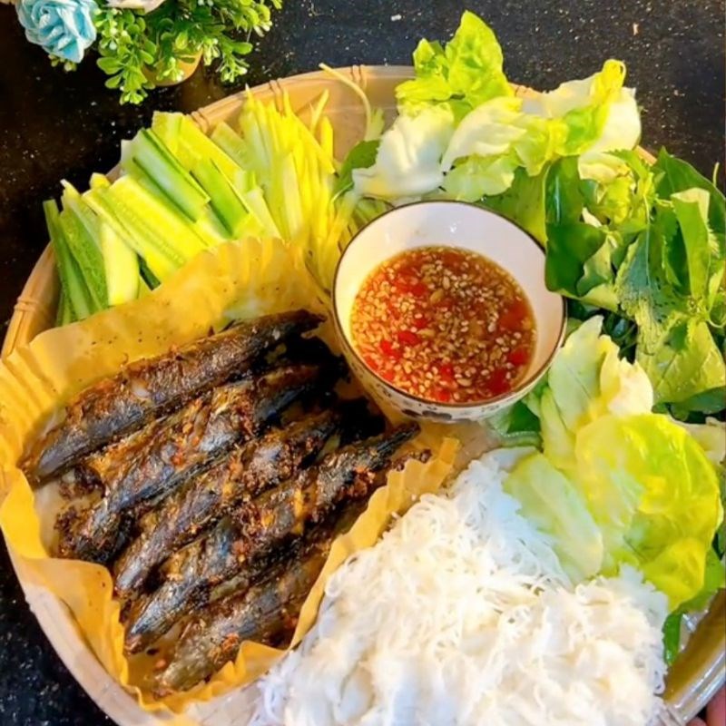 Bước 4 Thưởng thức Cá nục nướng nồi chiên không dầu