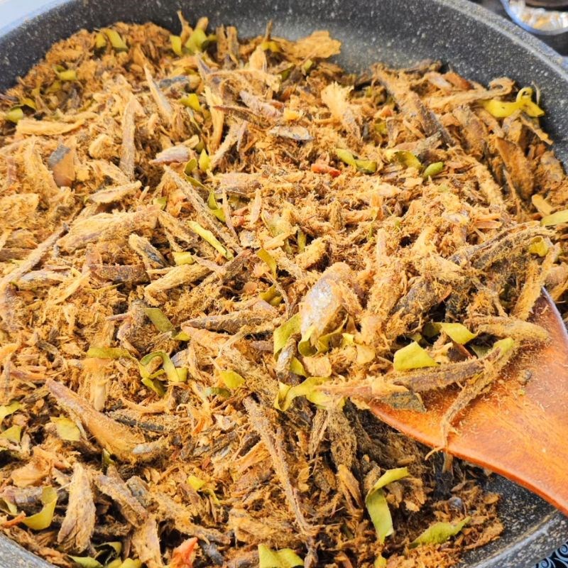 Bước 6 Thưởng thức và bảo quản Cá khô giã ớt