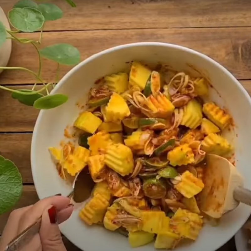 Bước 4 Trộn chân vịt Chân vịt sốt thái