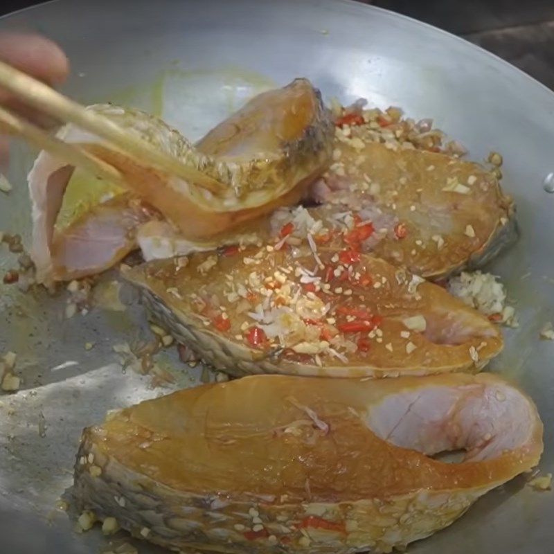 Bước 3 Ướp cá chẽm Cá chẽm kho tiêu