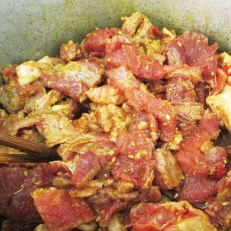 Bước 2 Ướp gân bò Gân bò sốt vang