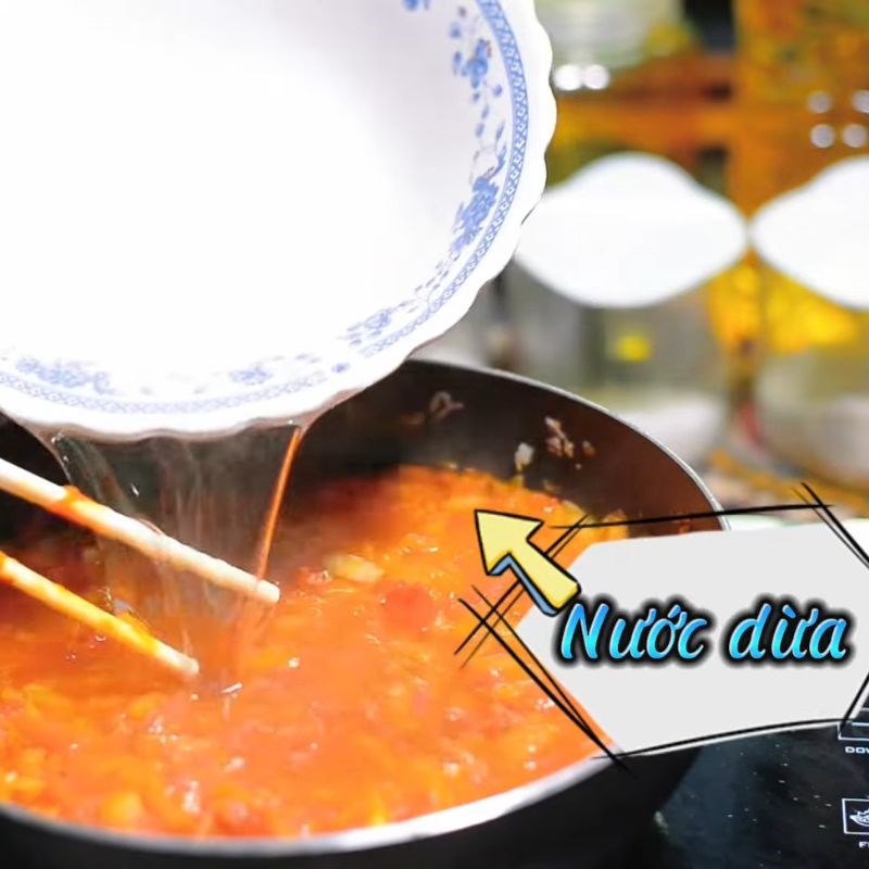 Bước 3 Xào cà chua Cá trích kho rục