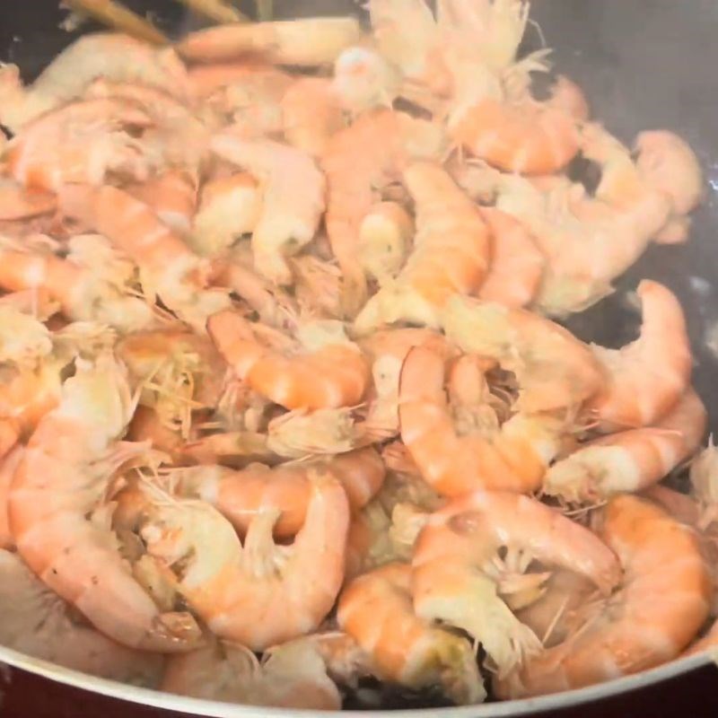 Bước 2 Xào tép Tép rang dừa