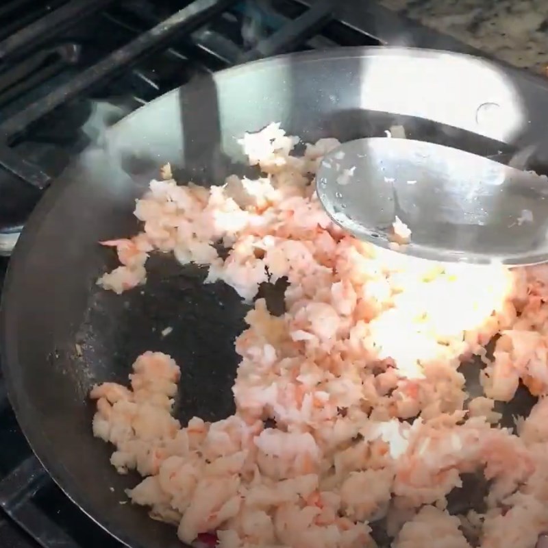 Bước 2 Xào thịt tôm Tôm chấy (từ tôm tươi)