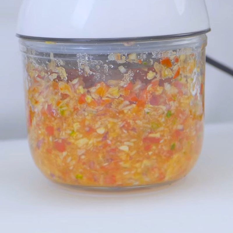 Bước 2 Xay nguyên liệu làm nước sốt Mực nhảy ăn sống