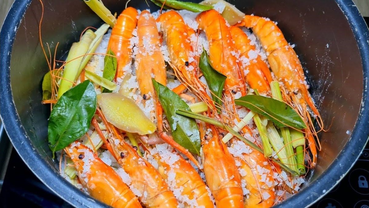 Tôm càng xanh hấp muối