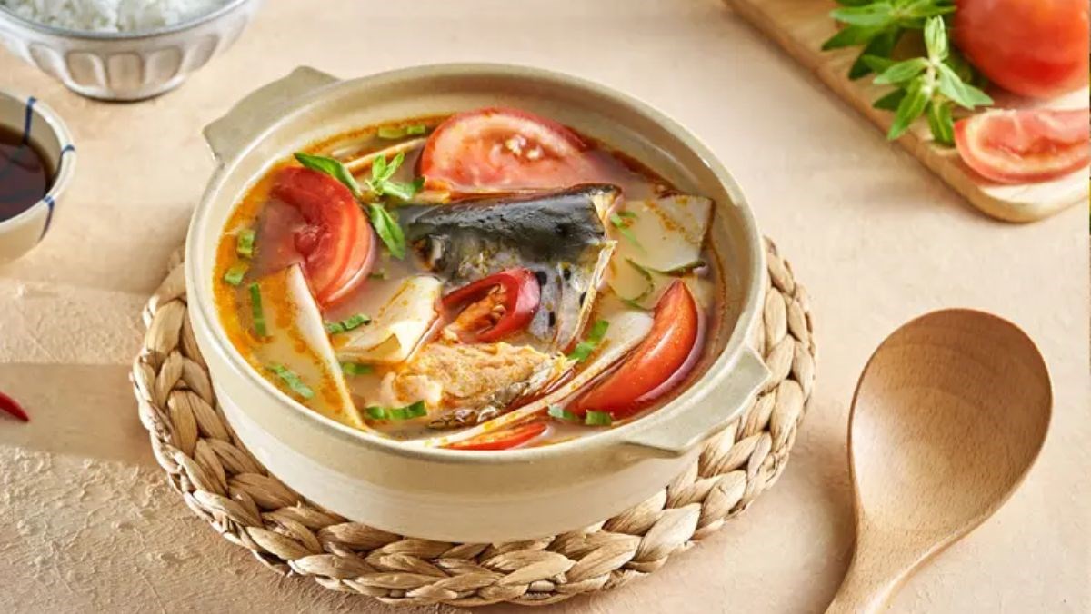 Nguyên liệu món ăn canh đầu cá hồi nấu dứa