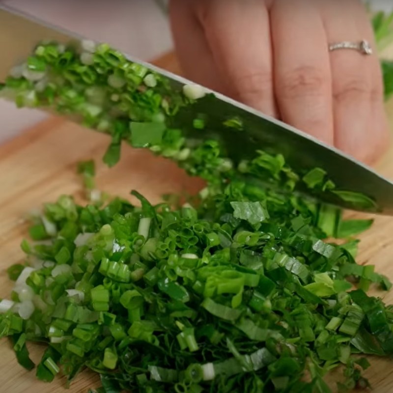 Bước 1 Sơ chế nguyên liệu Canh măng tiết