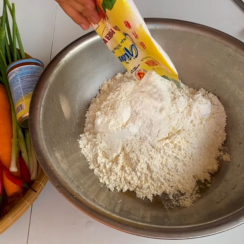 Bước 1 Pha bột Bánh khọt bằng bột bánh xèo