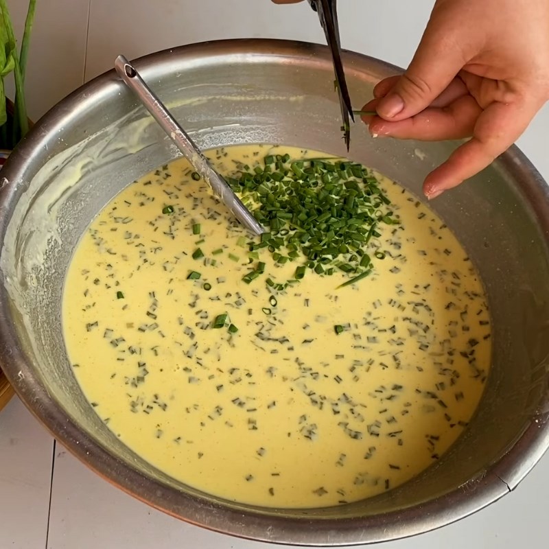 Bước 1 Pha bột Bánh khọt bằng bột bánh xèo