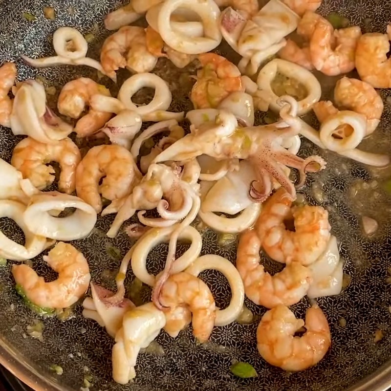 Bước 2 Sơ chế các nguyên liệu khác Bánh khọt bằng bột bánh xèo