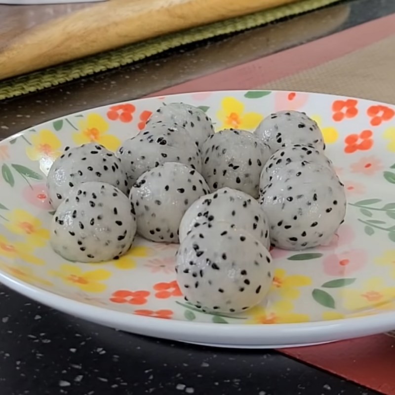 Bước 2 Cắt trái cây Bánh sinh nhật rau câu trái cây