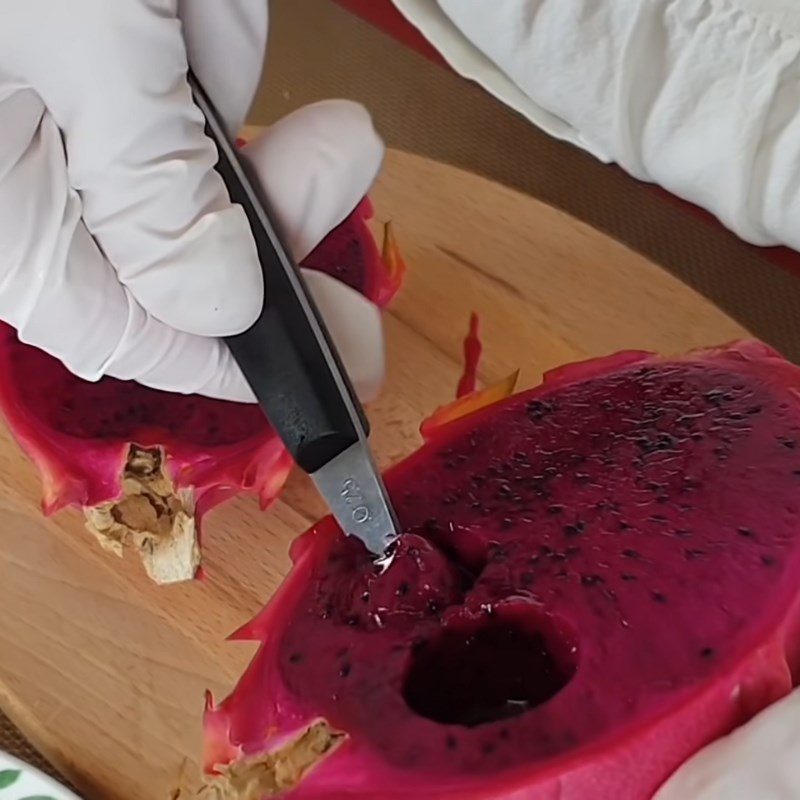 Bước 2 Cắt trái cây Bánh sinh nhật rau câu trái cây