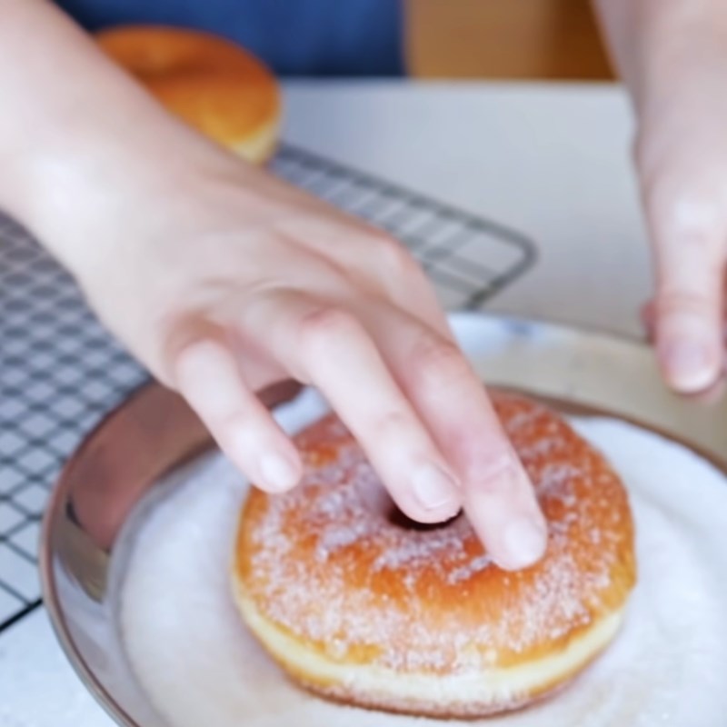 Bước 4 Chiên bánh donut Bánh donut đường