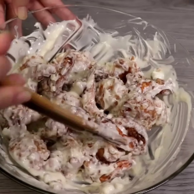 Bước 4 Chiên tôm Tôm sốt mayonnaise trái thơm