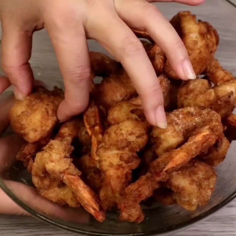 Bước 4 Chiên tôm Tôm sốt mayonnaise trái thơm