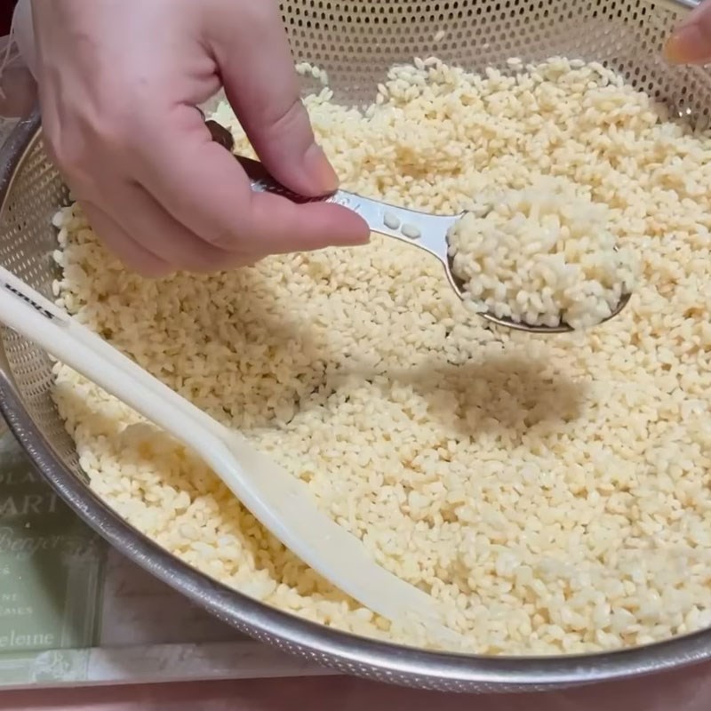 Bước 5 Chuẩn bị lá tre và gạo trước khi gói bánh Bánh gio mật mía