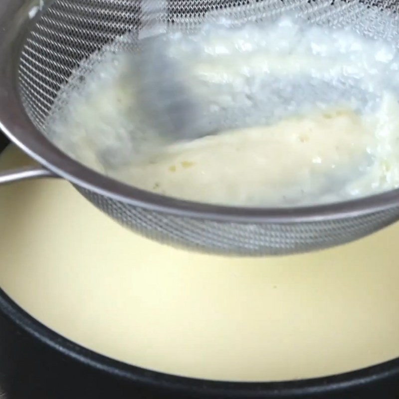 Bước 4 Đổ khuôn bánh Bánh flan gato sinh nhật