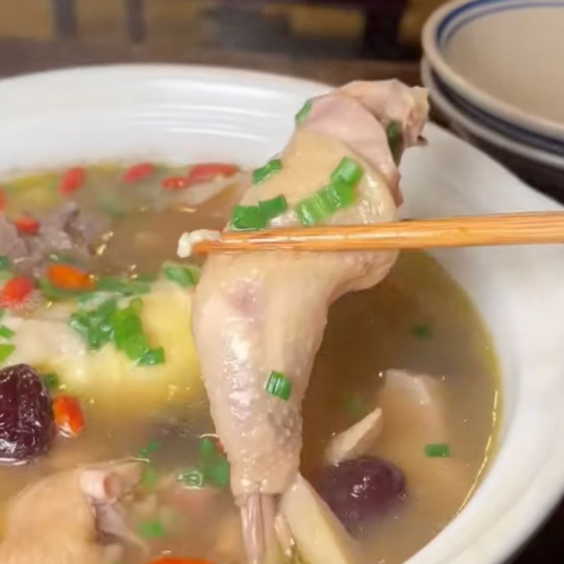 Bước 3 Hầm gà Canh sầu riêng hầm gà