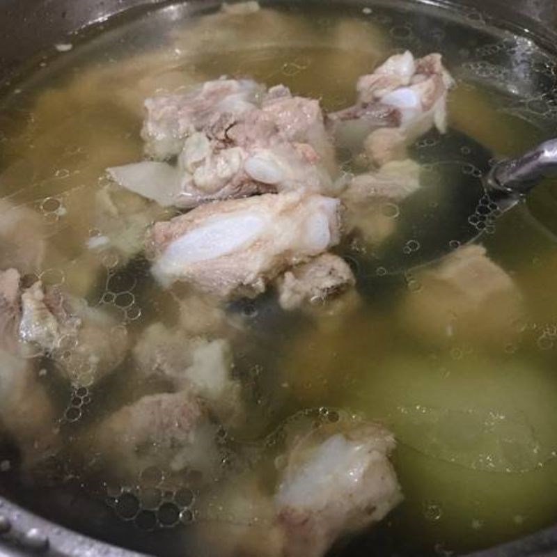 Bước 2 Hầm sườn Canh sầu riêng sườn non