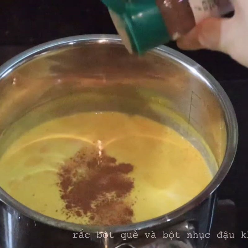 Bước 4 Kết hợp các nguyên liệu Trà sữa bí đỏ