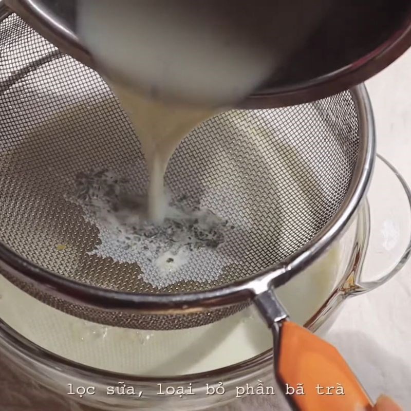 Bước 4 Kết hợp các nguyên liệu Trà sữa bí đỏ
