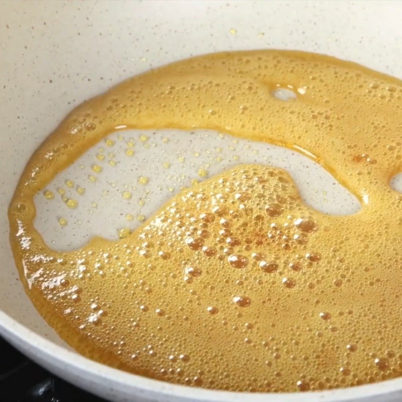 Bước 1 Làm lớp caramel Bánh flan gato sinh nhật