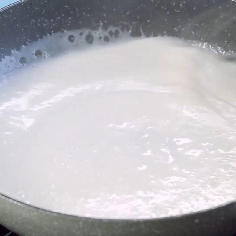 Bước 3 Làm nước cốt dừa Chè sữa