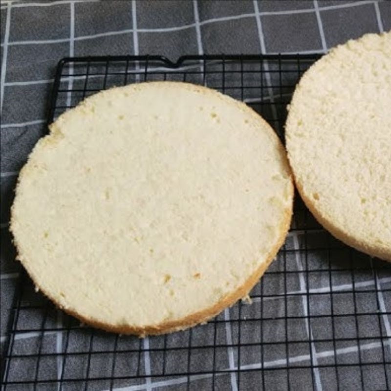 Bước 4 Lắp bánh Bánh sinh nhật kem tươi