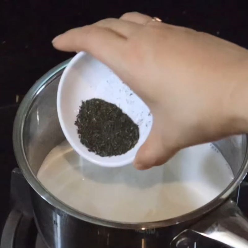 Bước 2 Nấu trà sữa Trà sữa bí đỏ