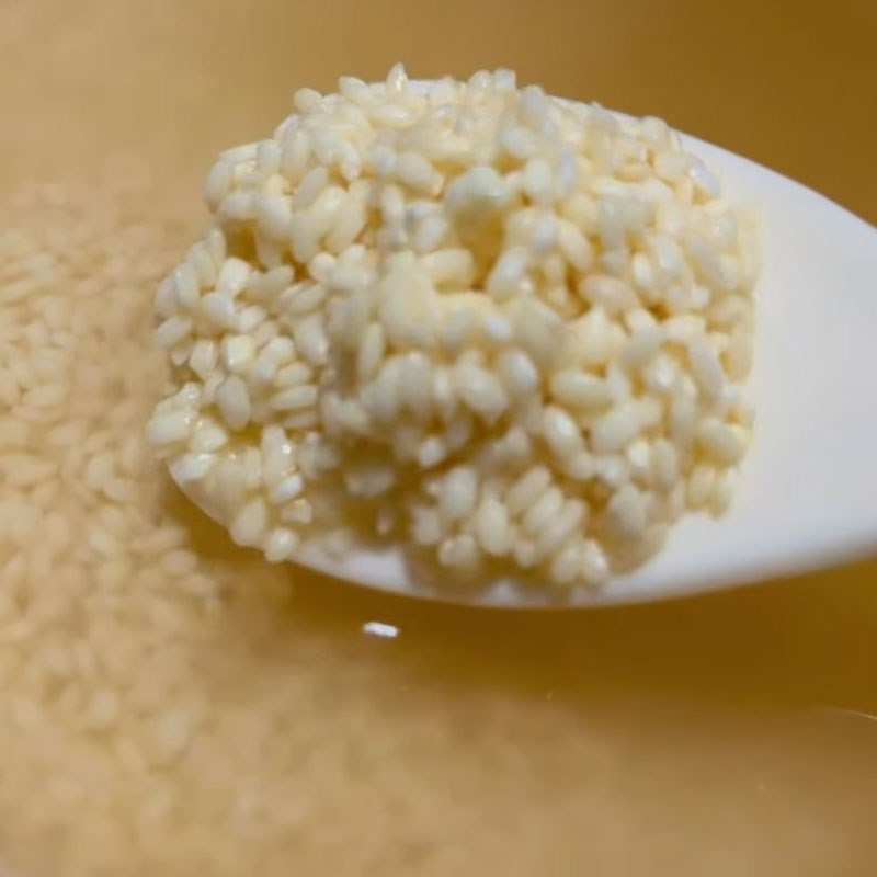 Bước 4 Ngâm gạo với dung dịch kiềm Bánh gio mật mía