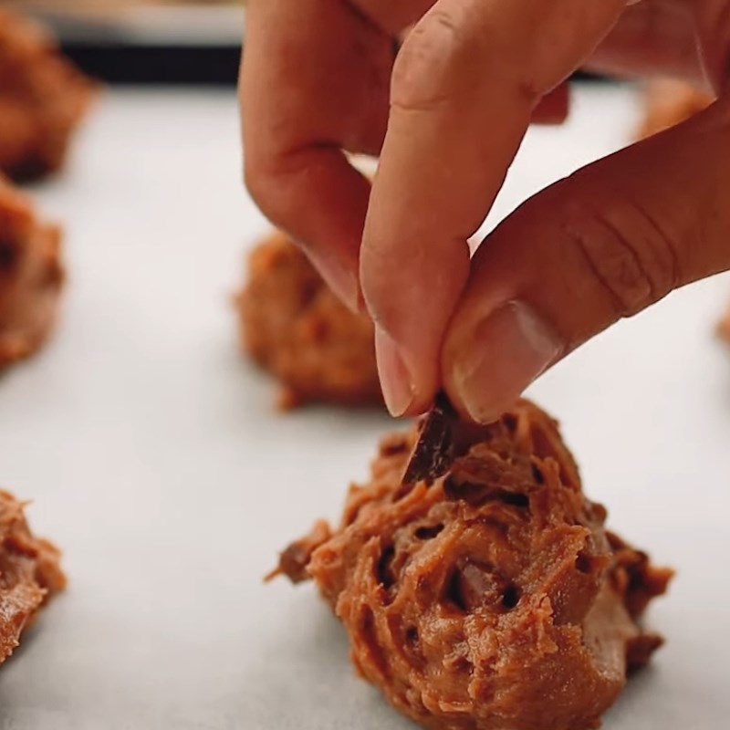 Bước 3 Nướng bánh Bánh quy chocolate chip giòn