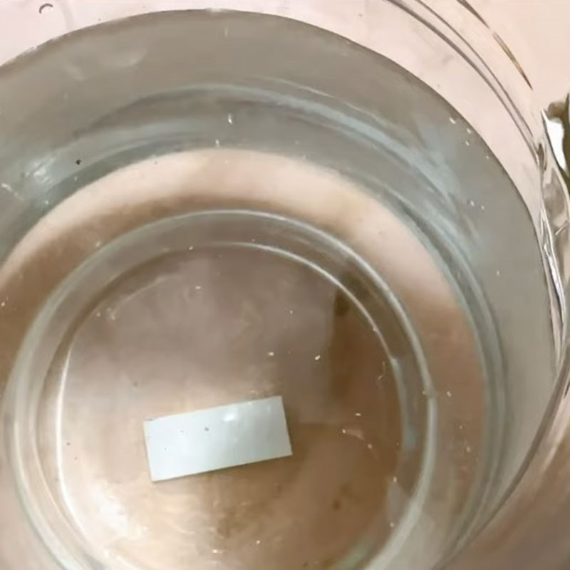 Bước 3 Pha dung dịch ngâm gạo Bánh gio mật mía