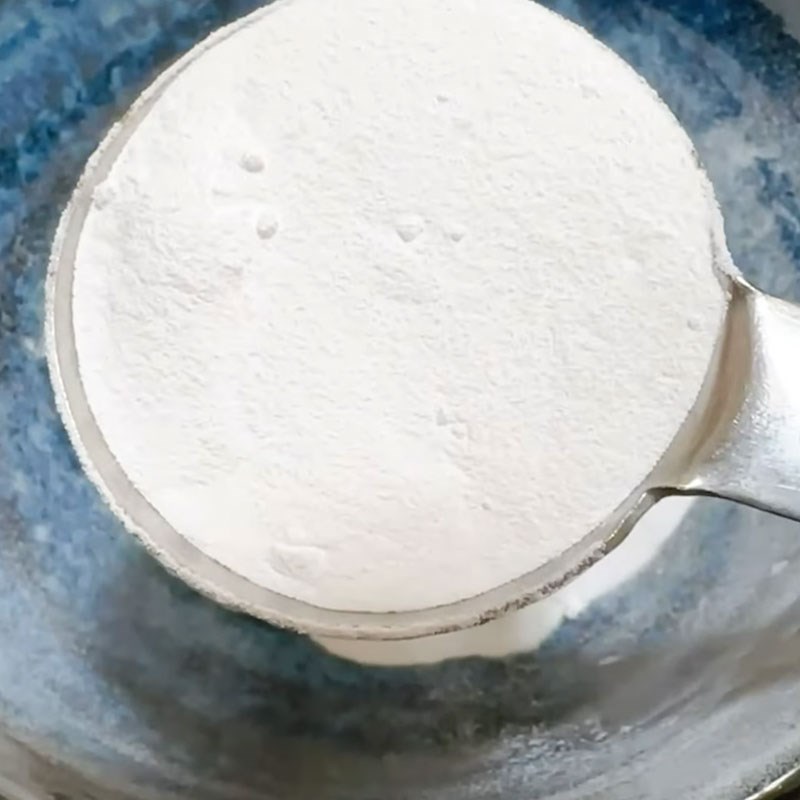 Bước 3 Pha dung dịch ngâm gạo Bánh gio mật mía