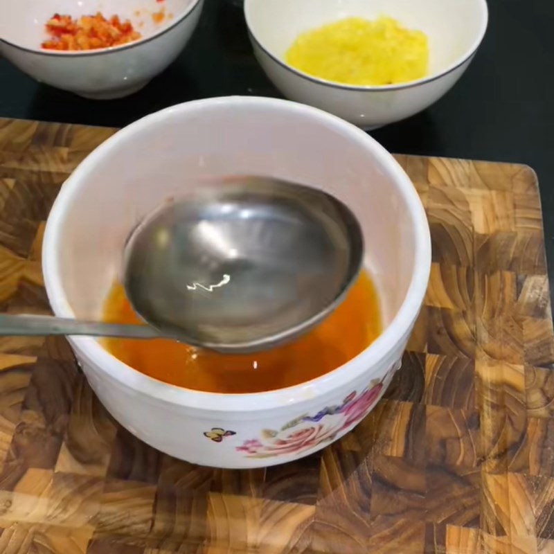 Bước 2 Pha nước chấm Nước chấm phở cuốn