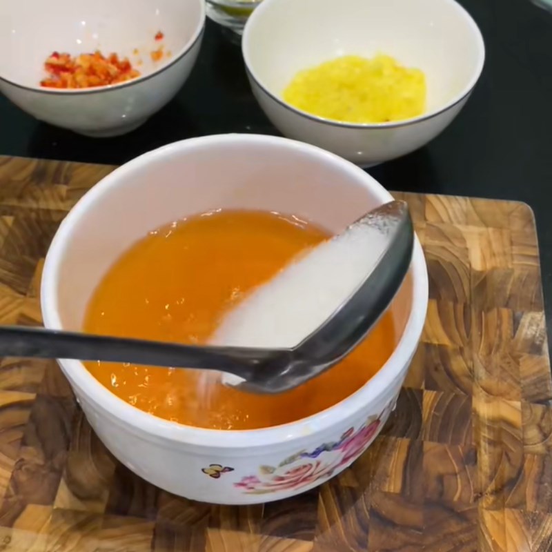 Bước 2 Pha nước chấm Nước chấm phở cuốn