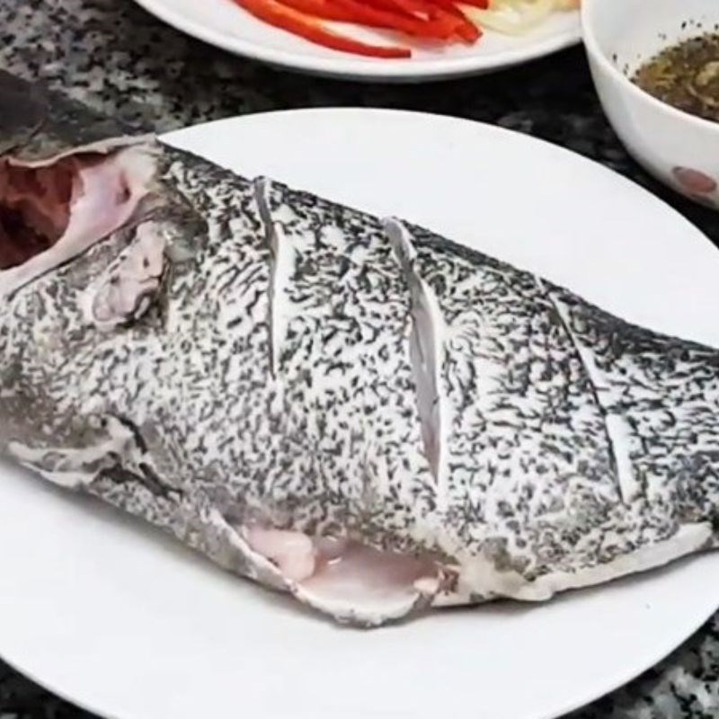 Bước 1 Sơ chế cá Cá mú nướng muối ớt