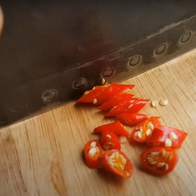 Bước 1 Sơ chế nguyên liệu Cá kho tộ miền Tây
