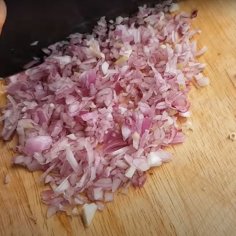 Bước 1 Sơ chế nguyên liệu Cá kho tộ miền Tây