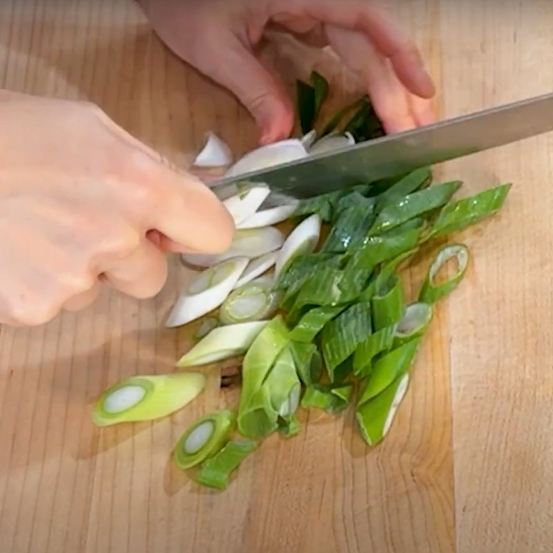 Bước 1 Sơ chế nguyên liệu Mực xào cay