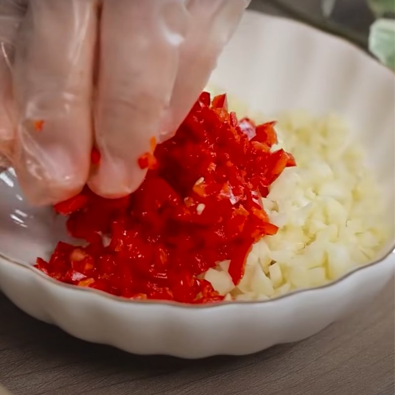 Bước 1 Sơ chế nguyên liệu Lạc rang tỏi ớt (lạc rang cháy tỏi)