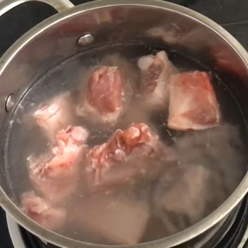 Bước 1 Sơ chế nguyên liệu Canh sầu riêng sườn non