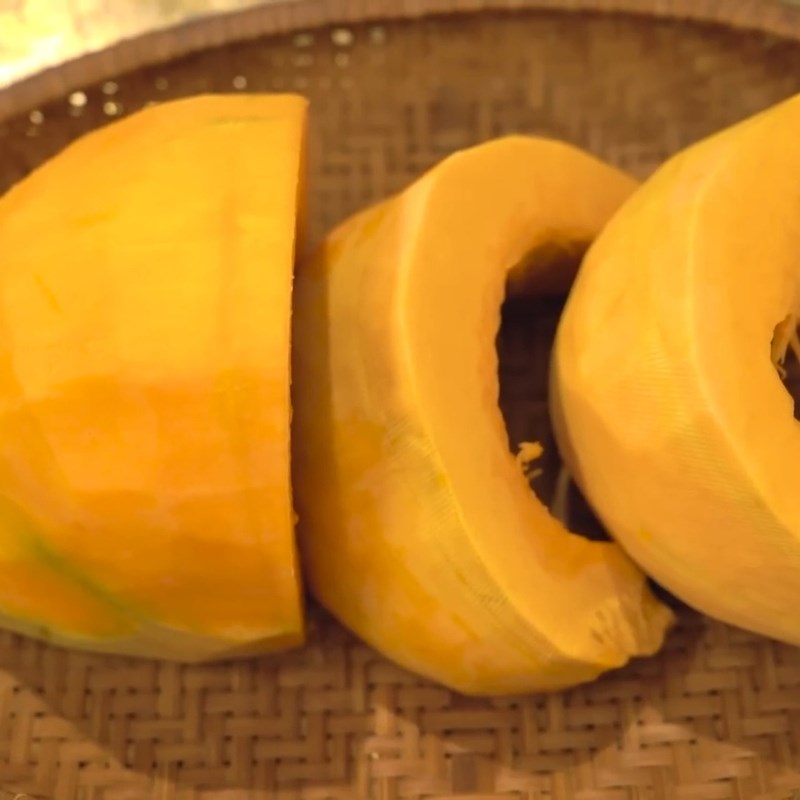 Bước 1 Sơ chế nguyên liệu Chè bí đỏ gạo nếp